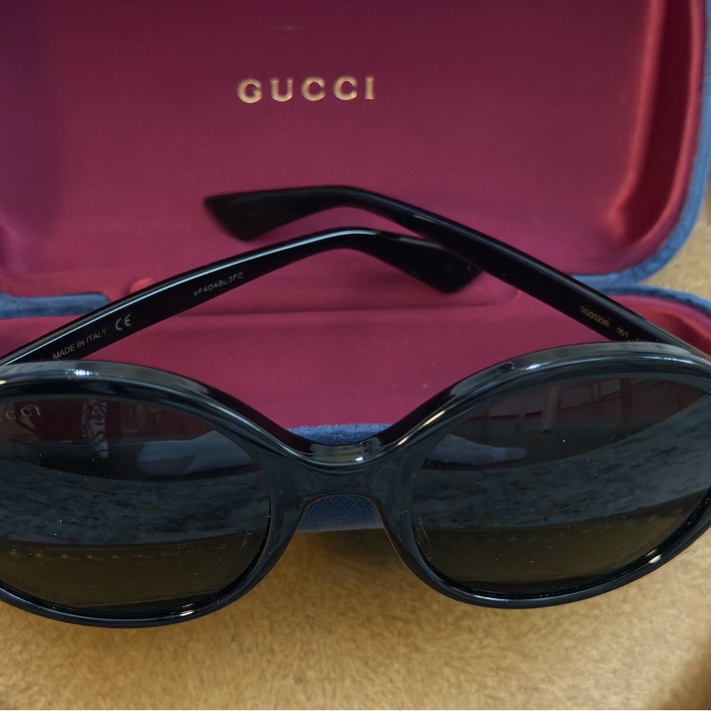 Gucci Black Round-Frame Women's Sunglasses